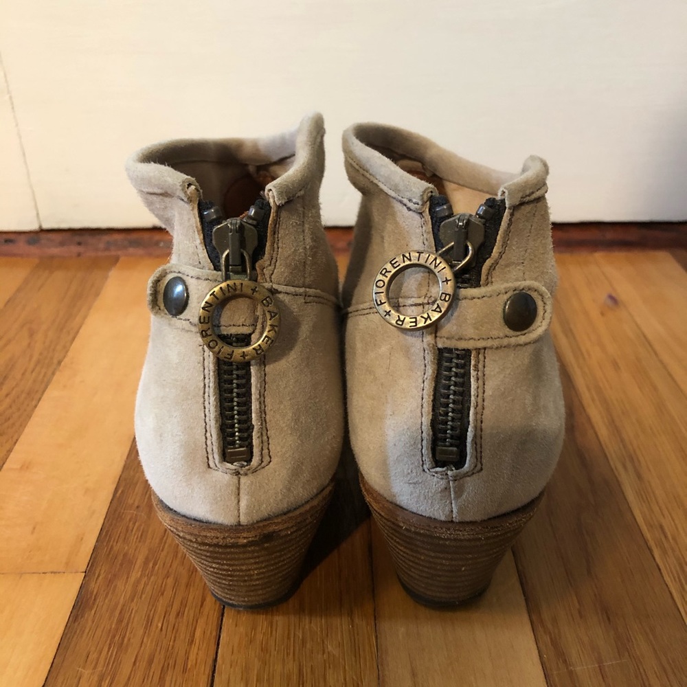 Gorgeous suede Fiorentini+Baker ankle boots - Picture 2 of 5